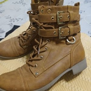 Women's gently used boots